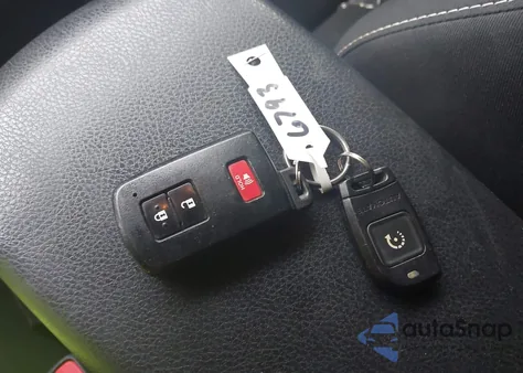 2018 Toyota Rav4 Adventure/Xle z USA, uszkodzony, nr VIN JTMRFREV9JJ235233